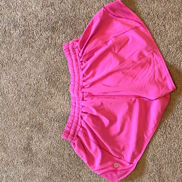 Lululemon Hotty Hot Shorts - Picture 2 of 4